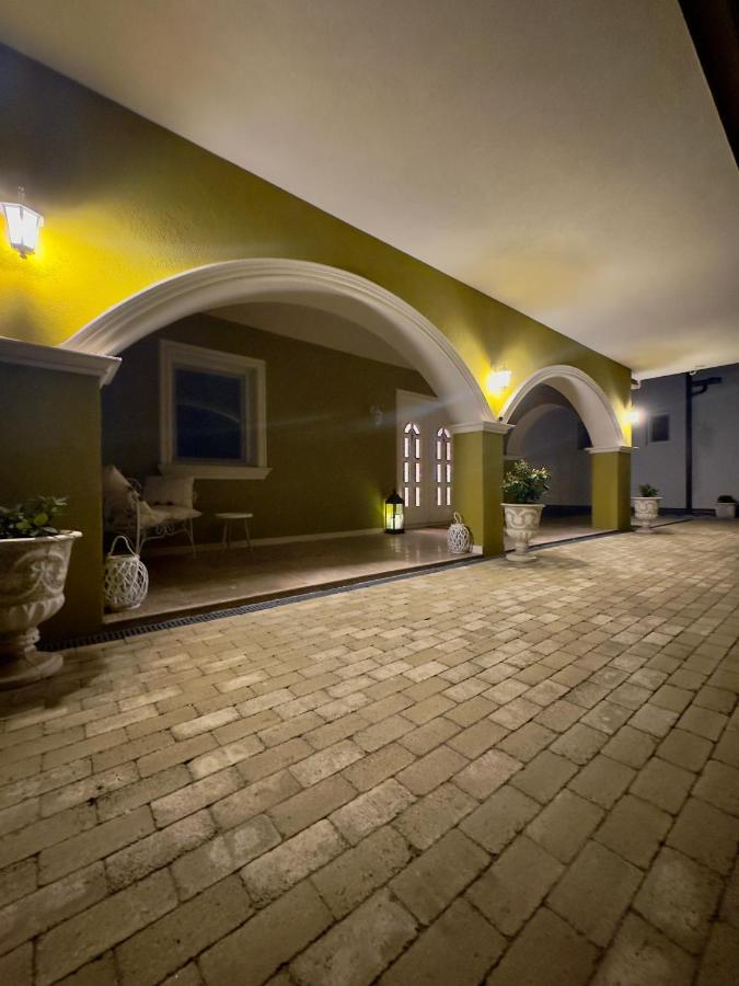 Alma Rezidence Bed & Breakfast Turda Luaran gambar
